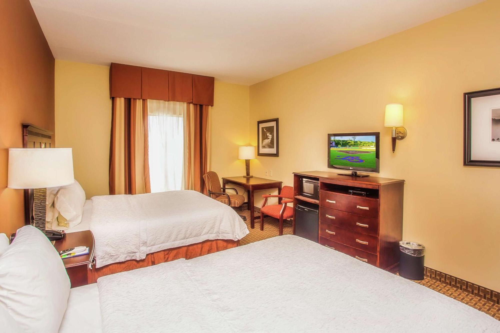 Hampton Inn & Suites Sevierville At Stadium Drive Кодак Экстерьер фото